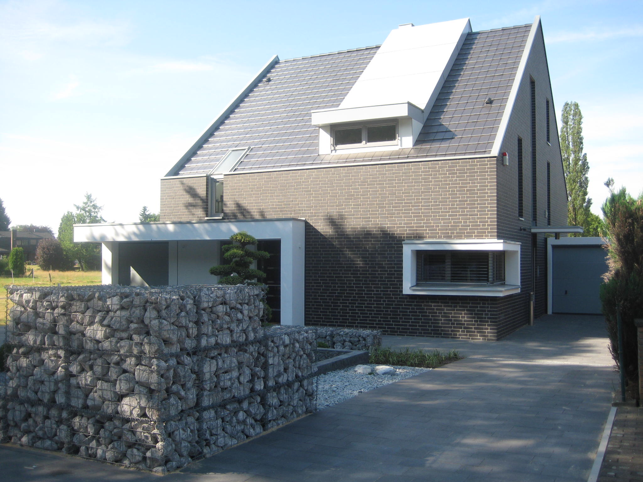 Einfamilienhaus mit integrierter Photovoltaik